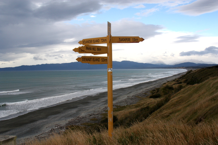 58GradNord - Elternzeit in Neuseeland - Richtungsschilder